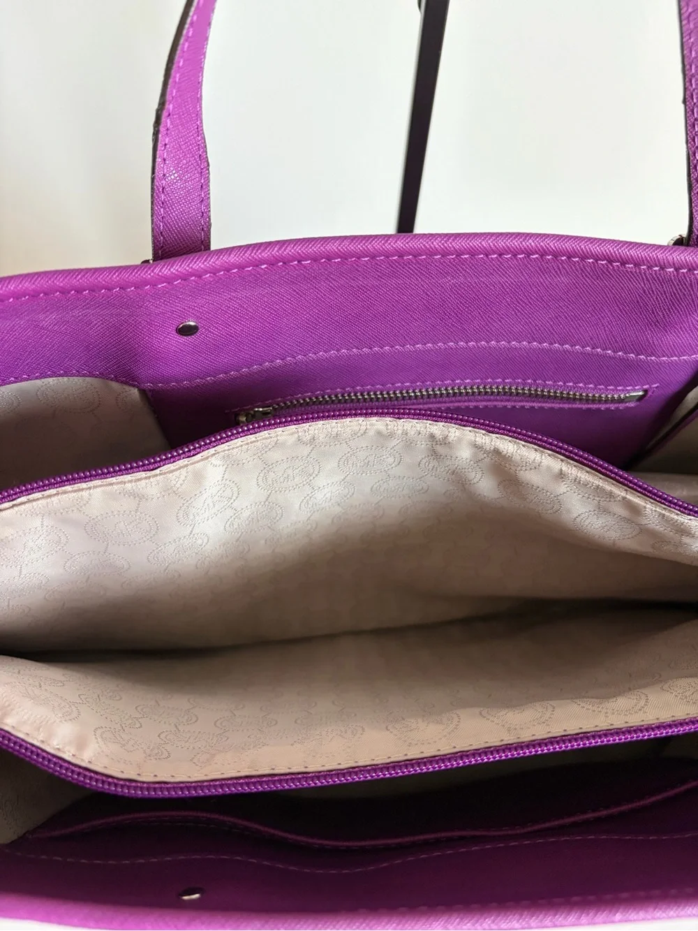 Michael Kors Jet Set Travel Multifunction Tote Saffiano Leather in Pomegranate